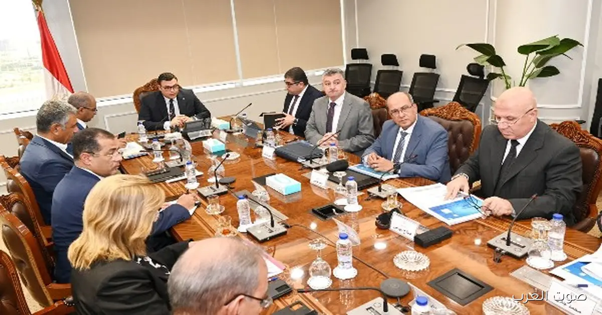 وزير الإسكان يتابع شغل المرحلة الأولى من مبادرة “حياة كريمة”