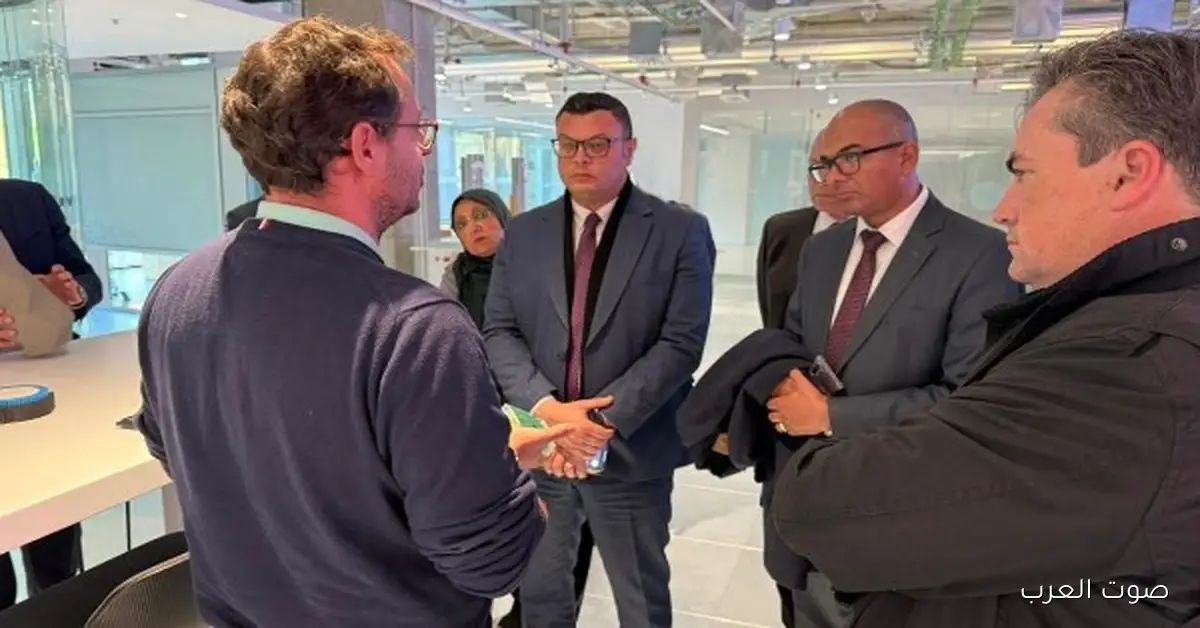 وزير الإسكان يتناقش مع شركة «أكسيونا» الإسبانية لتطوير مشروعات المياه والتحلية