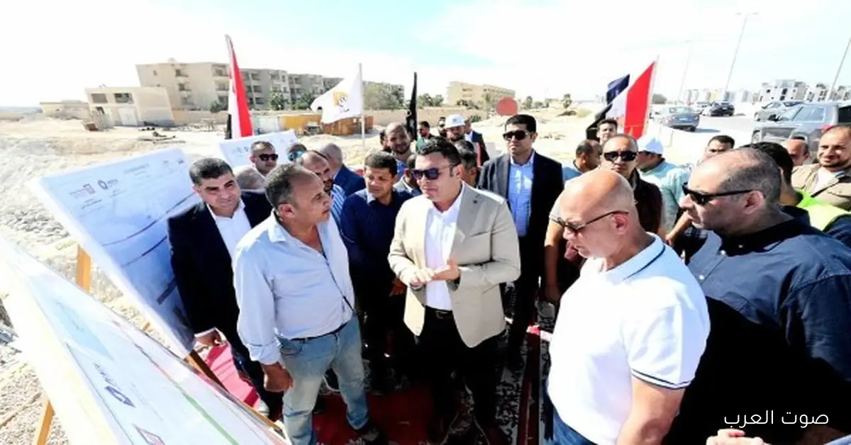 وزير الإسكان يزور مشروعي M8 بجانب البحيرة وتوصيل المياه لبحيرة نيومارينا