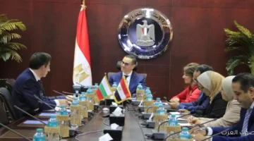 وزير الاستثمار والتجارة الخارجية يتناقش مع سفير بلغاريا في القاهرة