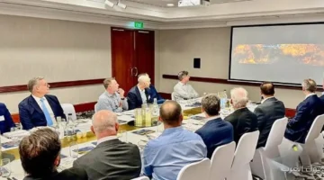 وزير البترول والثروة المعدنية يجتمع مع شركات التعدين الأسترالية في