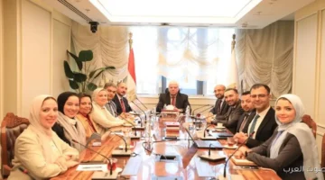 وزير التعليم العالي يناقش مع أسترازينيكا تحسين تشخيص وعلاج أمراض