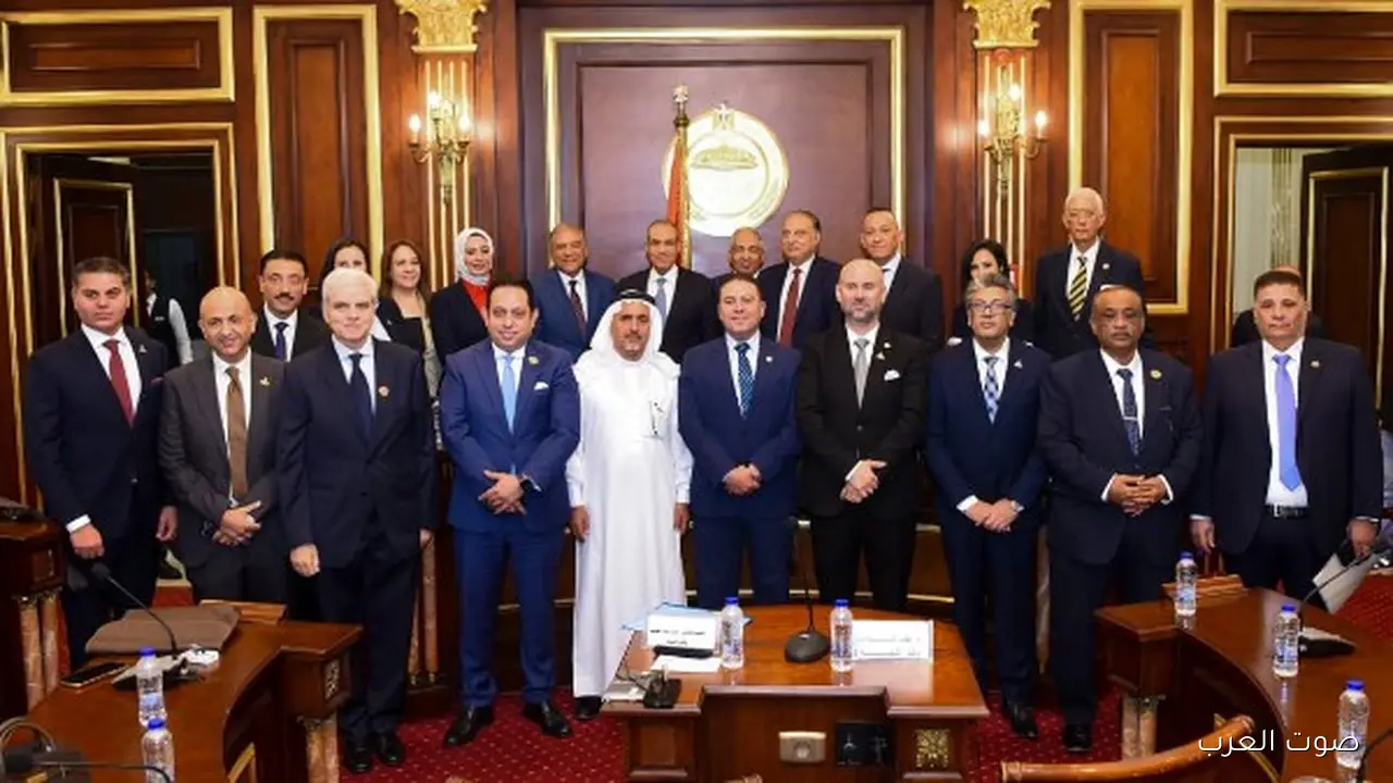 وزير الخارجية يجتمع بلجنة العلاقات الخارجية والعربية والأفريقية في مجلس