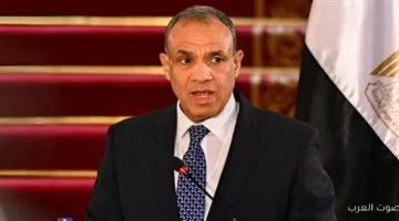 وزير الخارجية يقابل طلاب كلية الاقتصاد والعلوم السياسية في جامعة