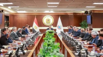 وزير الصحة يطمئن الناس بتوافر الأدوية والمستلزمات الطبية للأمراض المزمنة