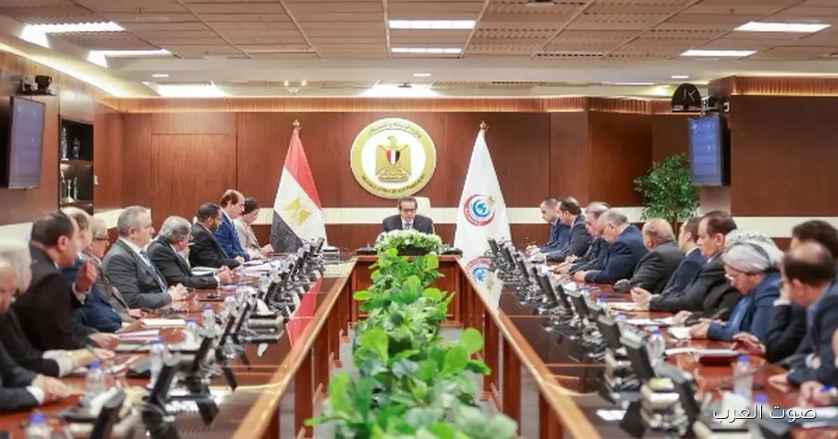 وزير الصحة يطمئن الناس بتوافر الأدوية والمستلزمات الطبية للأمراض المزمنة