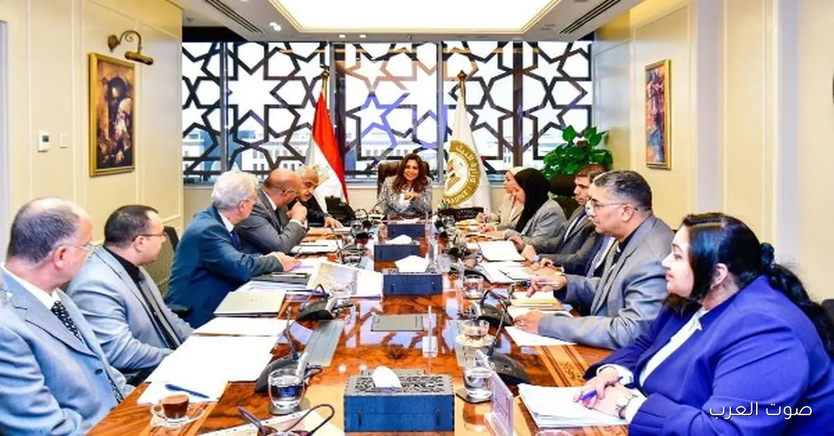 وزيرة البيئة تتقابل مع المهندس هشام طلعت مصطفى عشان يناقشوا دعم الاستثمار البيئي في شرم الشيخ