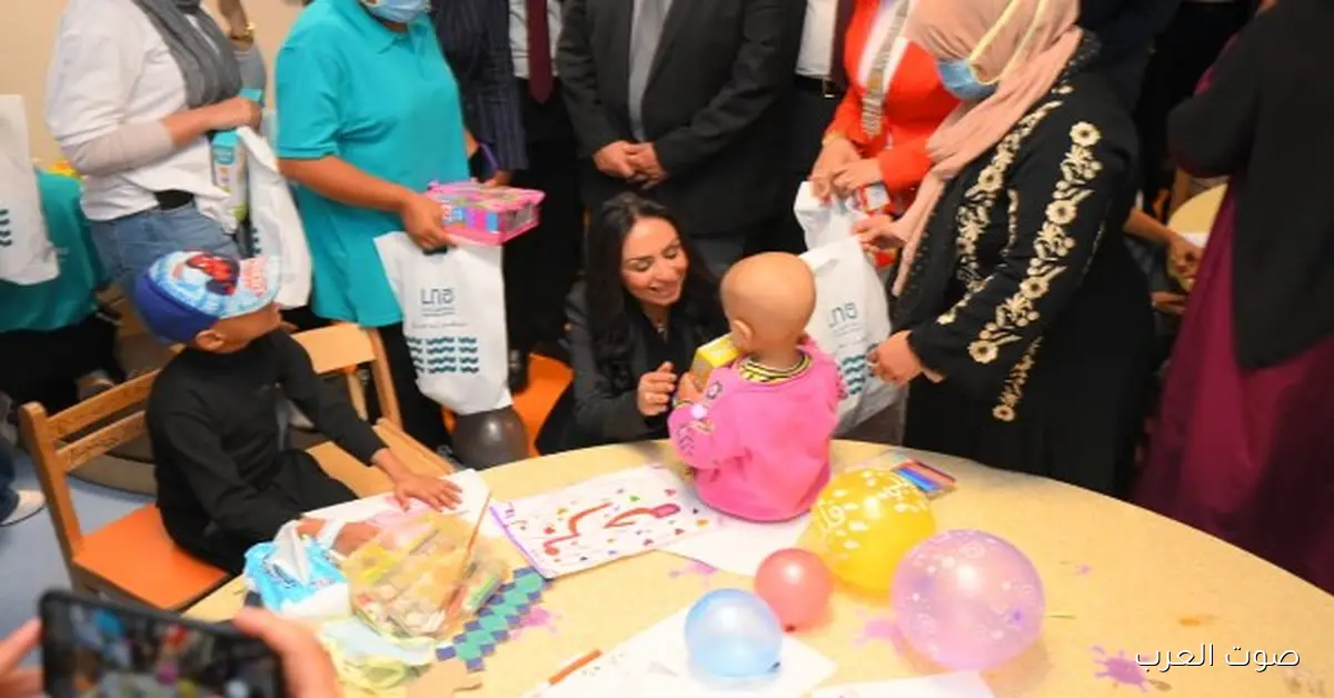 وزيرة التضامن تزور المرضى في مستشفى شفاء الأورمان بالأقصر