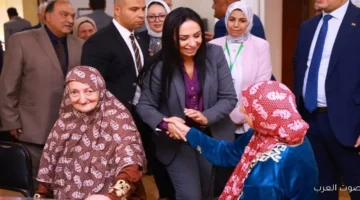 وزيرة التضامن تزور مشروع دعم المرأة العاملة في الجمعية المصرية
