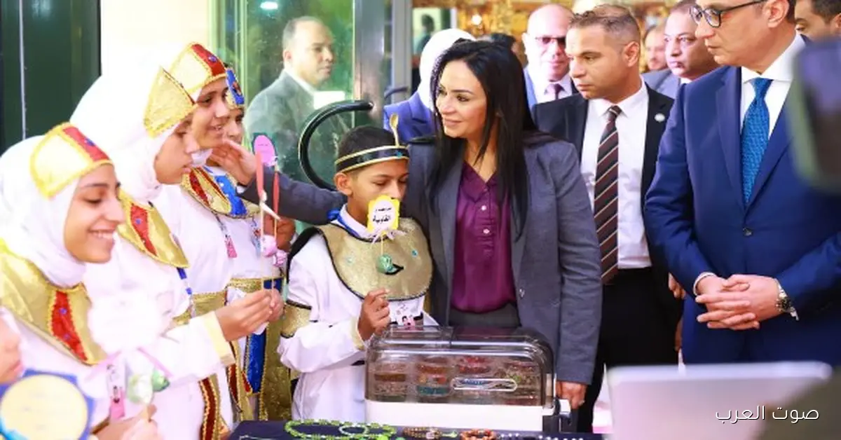 وزيرة التضامن ومحافظ الفيوم يزوروا معرض “كنزي” للحرف اليدوية والتراثية