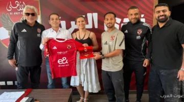 وليد سليمان يستقبل مدير معهد برشلونة في النادي الأهلي