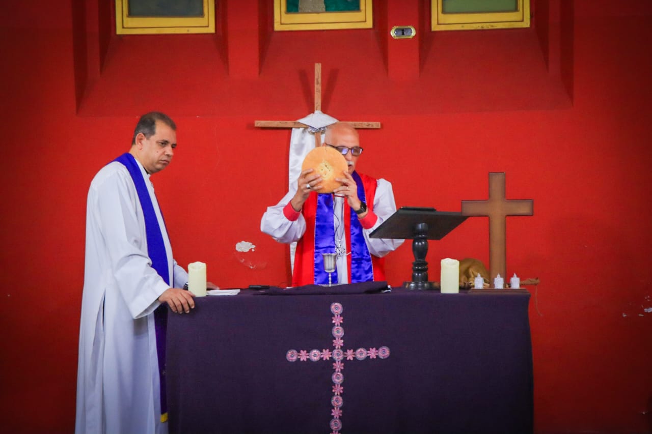 1764572760 344 رئيس الكنيسة الأسقفية العذارى شكلهم واحد لكن الاختلاف الحقيقي في