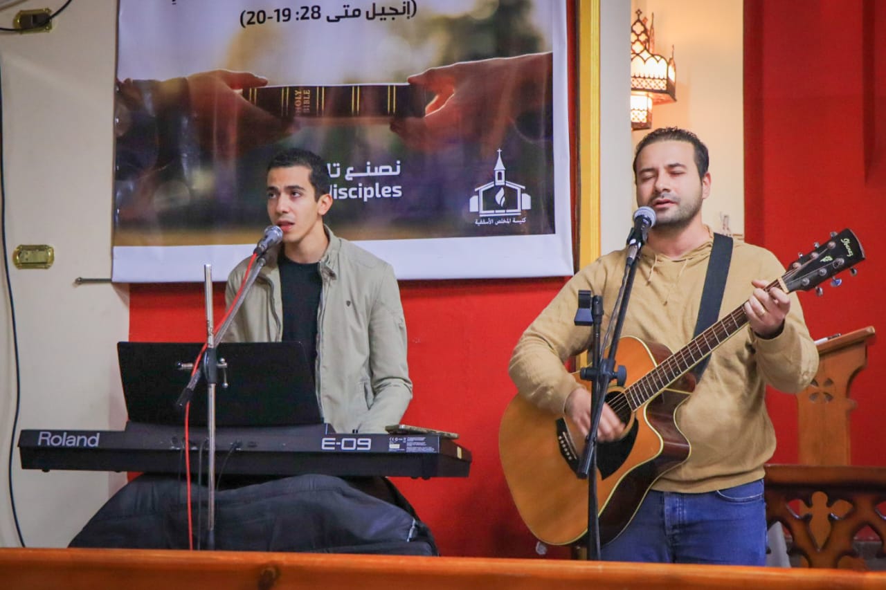 1764572760 545 رئيس الكنيسة الأسقفية العذارى شكلهم واحد لكن الاختلاف الحقيقي في