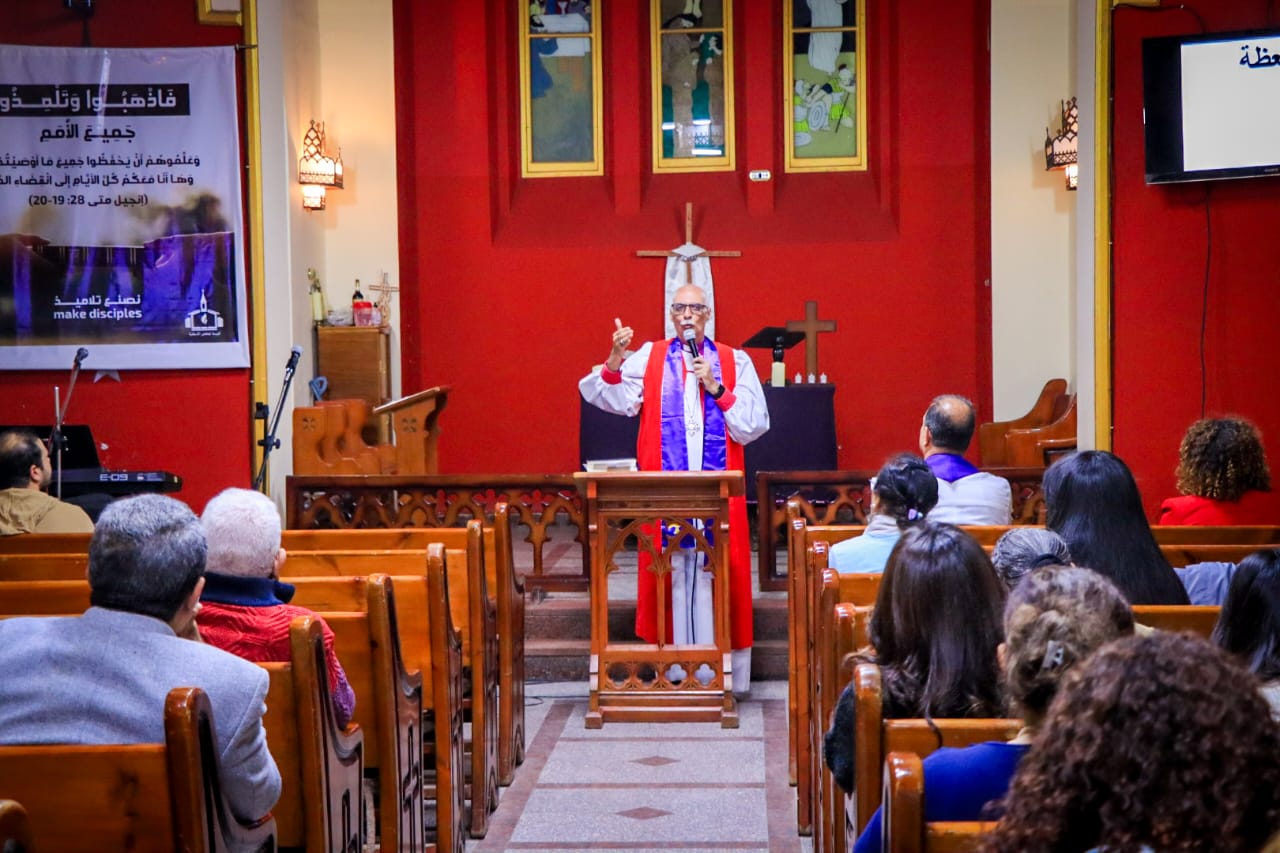 1764572760 712 رئيس الكنيسة الأسقفية العذارى شكلهم واحد لكن الاختلاف الحقيقي في