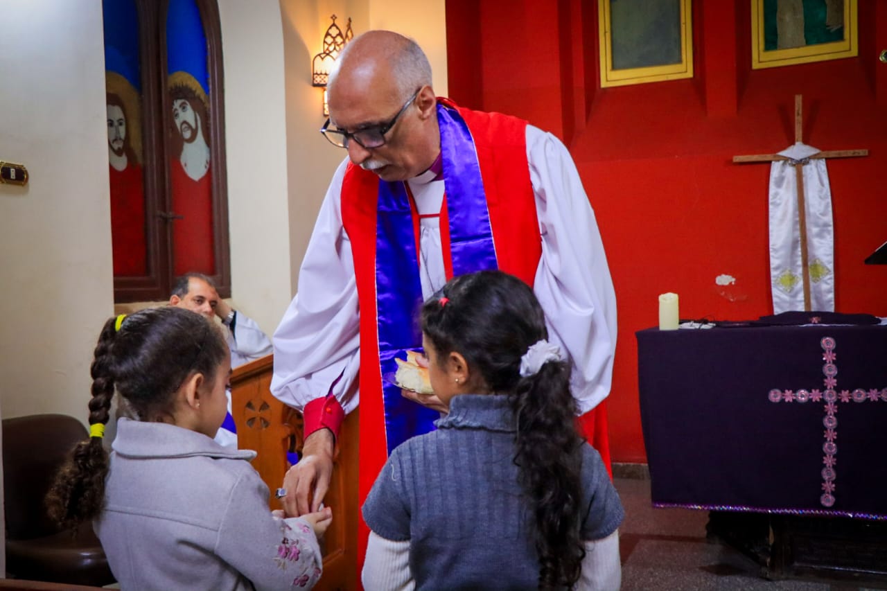 1764572760 784 رئيس الكنيسة الأسقفية العذارى شكلهم واحد لكن الاختلاف الحقيقي في