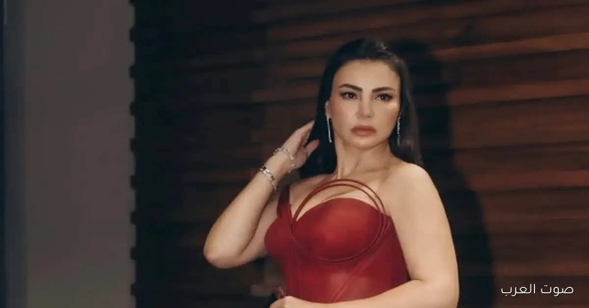 دينا فؤاد بتألق بفستان أحمر في أحدث ظهور ليها 2 دينا فؤاد بتألق بفستان أحمر في أحدث ظهور ليها