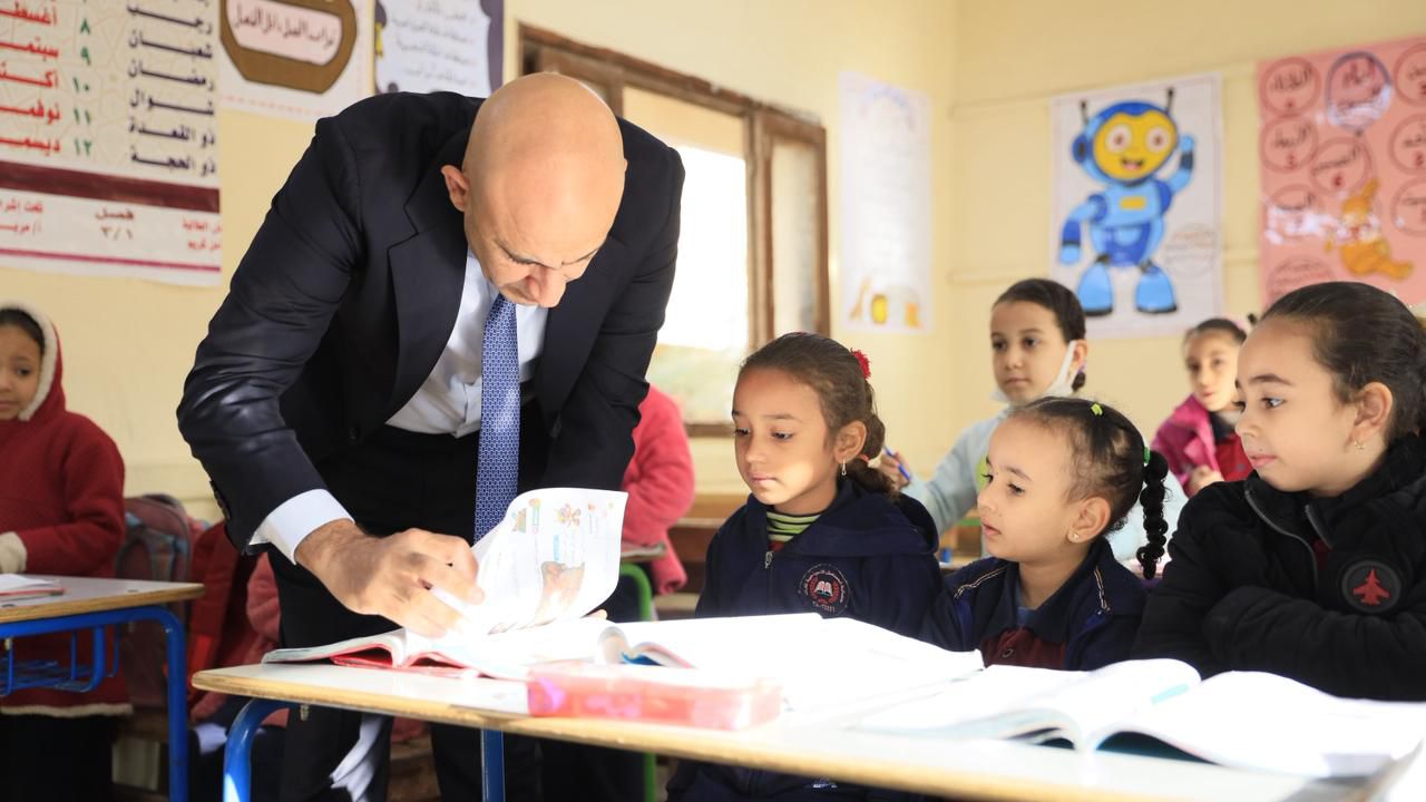 1764583771 726 وزير التعليم يأمر بتحسين مدارس البدرشين والصف ويشدد على أهمية