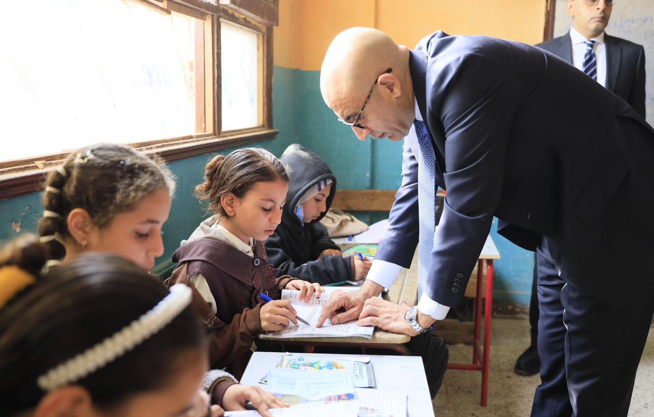1764583771 727 وزير التعليم يأمر بتحسين مدارس البدرشين والصف ويشدد على أهمية