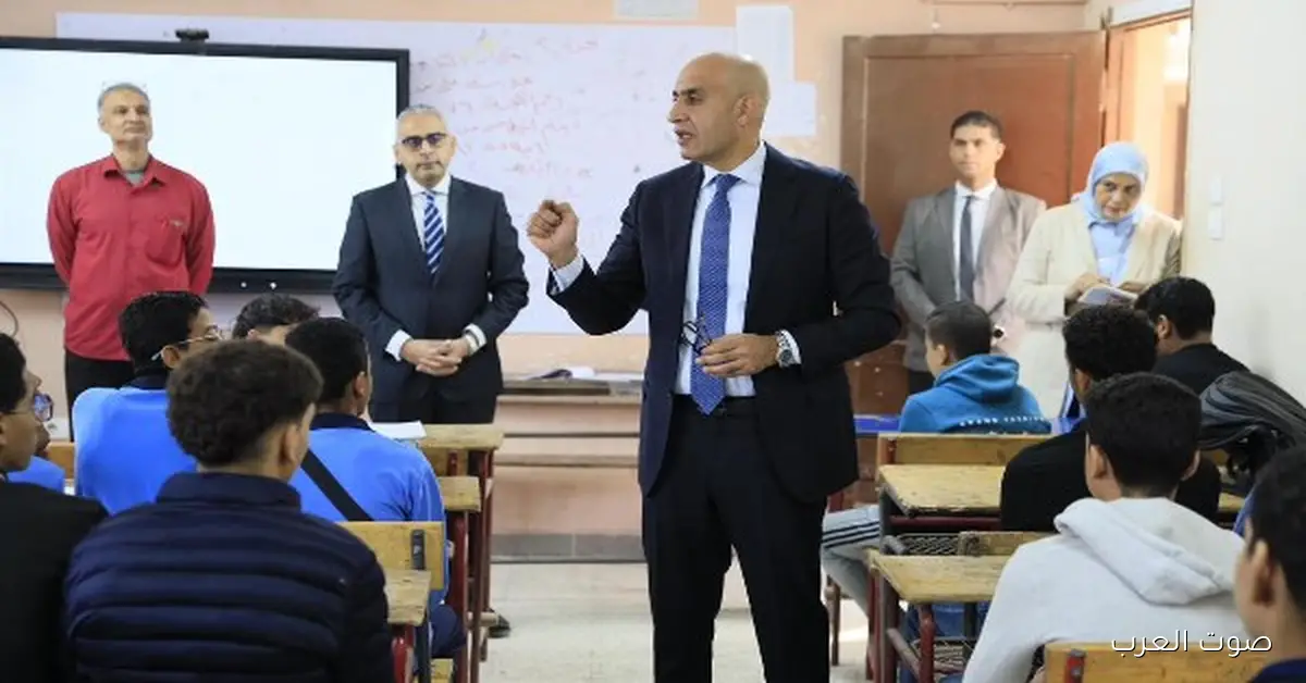وزير التعليم يتابع نسبة الحضور في مدارس القاهرة ويطلب صيانة الأثاث المدرسي 2 وزير التعليم يتابع نسبة الحضور في مدارس القاهرة ويطلب صيانة الأثاث المدرسي