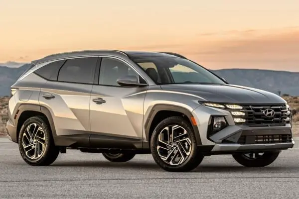 1764590441 904 أنت تفضل إيه مرسيدس بنز GLA 200 ولا هيونداي توسان