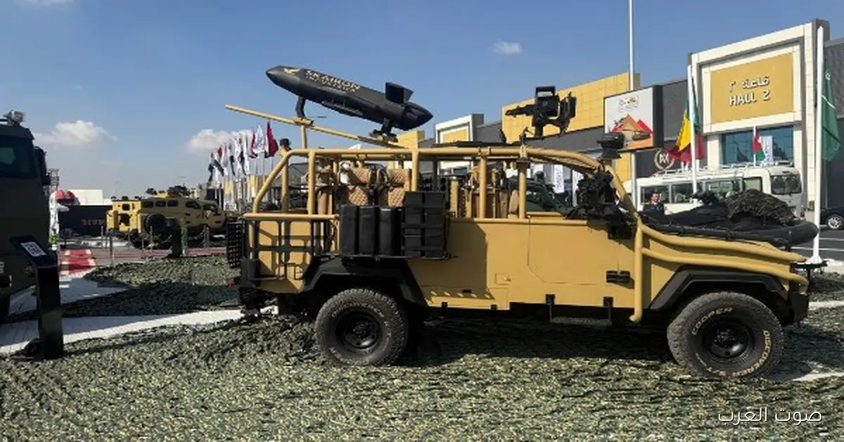 مدرعات وطائرات مسيرة في جناح شركة إيجلز انترناشيونال بمعرض إيديكس 2025