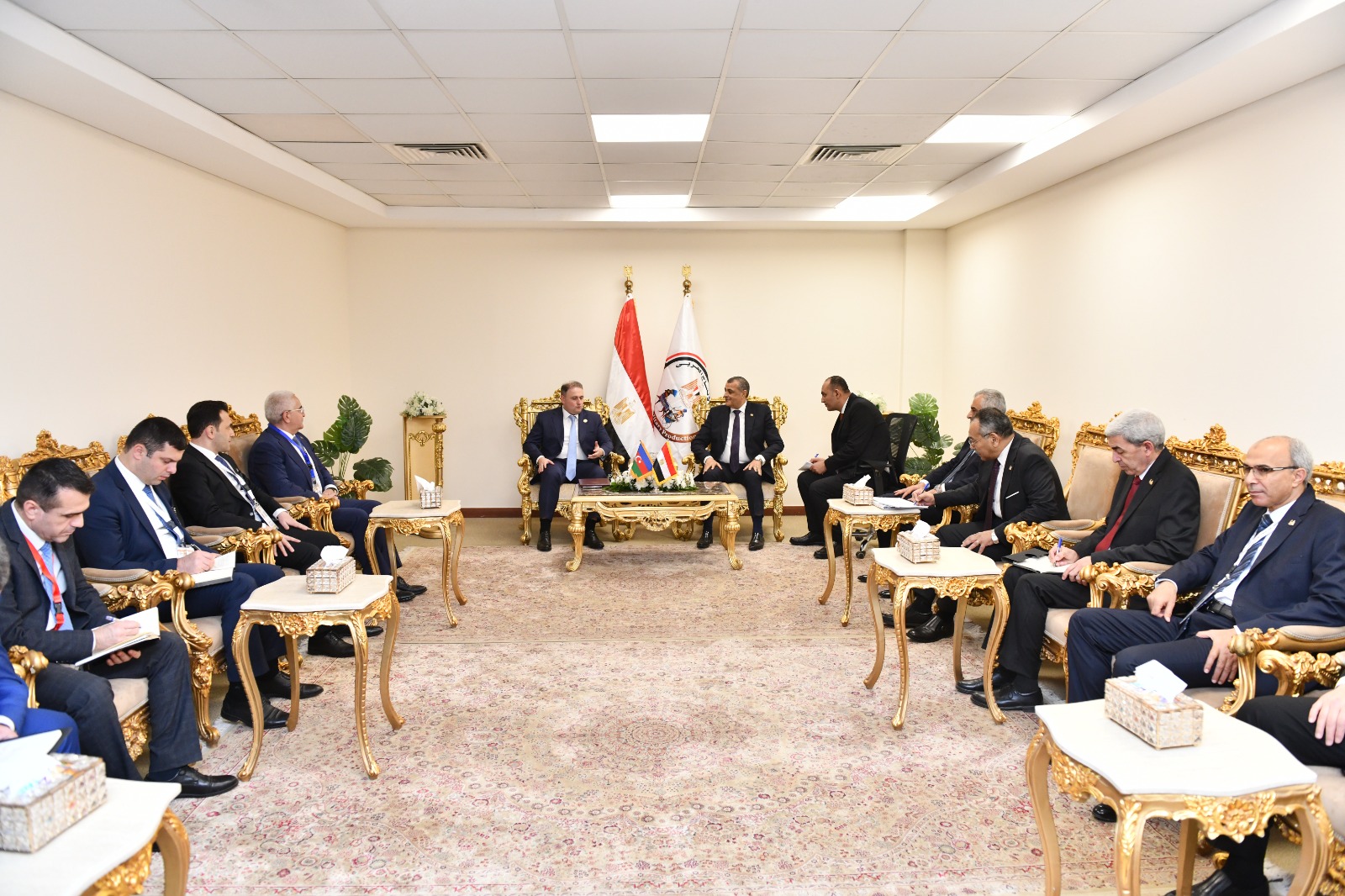 1764599980 734 في إطار فعاليات معرض EDEX 2025 وزير الإنتاج الحربي يقابل