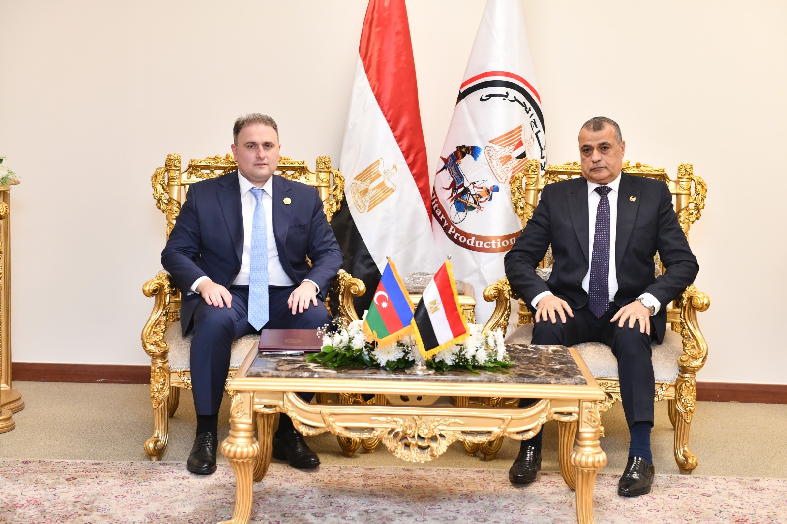 1764599980 943 في إطار فعاليات معرض EDEX 2025 وزير الإنتاج الحربي يقابل