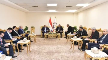 1764599981 في إطار فعاليات معرض EDEX 2025 وزير الإنتاج الحربي يقابل