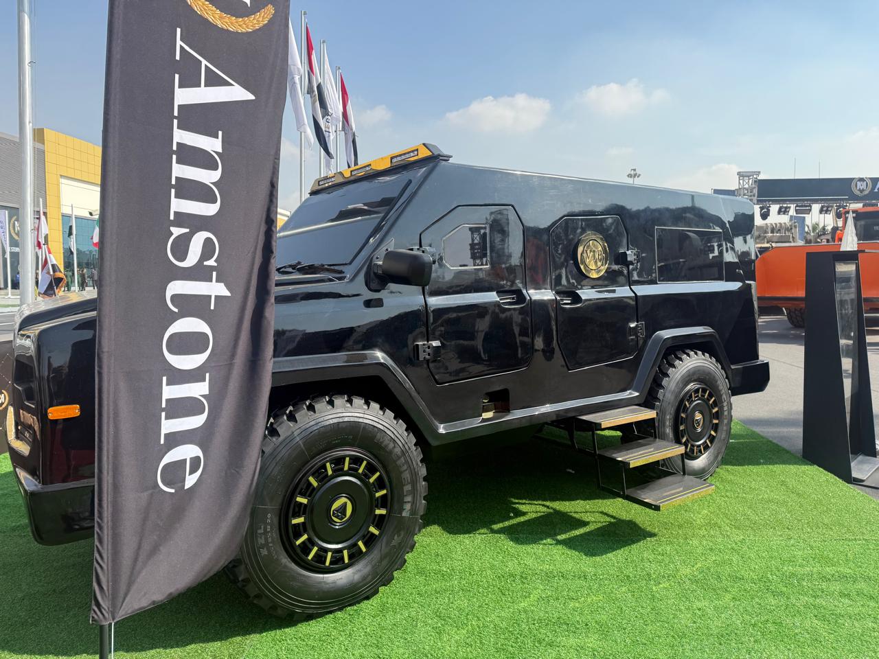 1764603080 80 مدرعات وكاسحات ألغام مصرية في جناح مجموعة أمستون بمعرض إيديكس