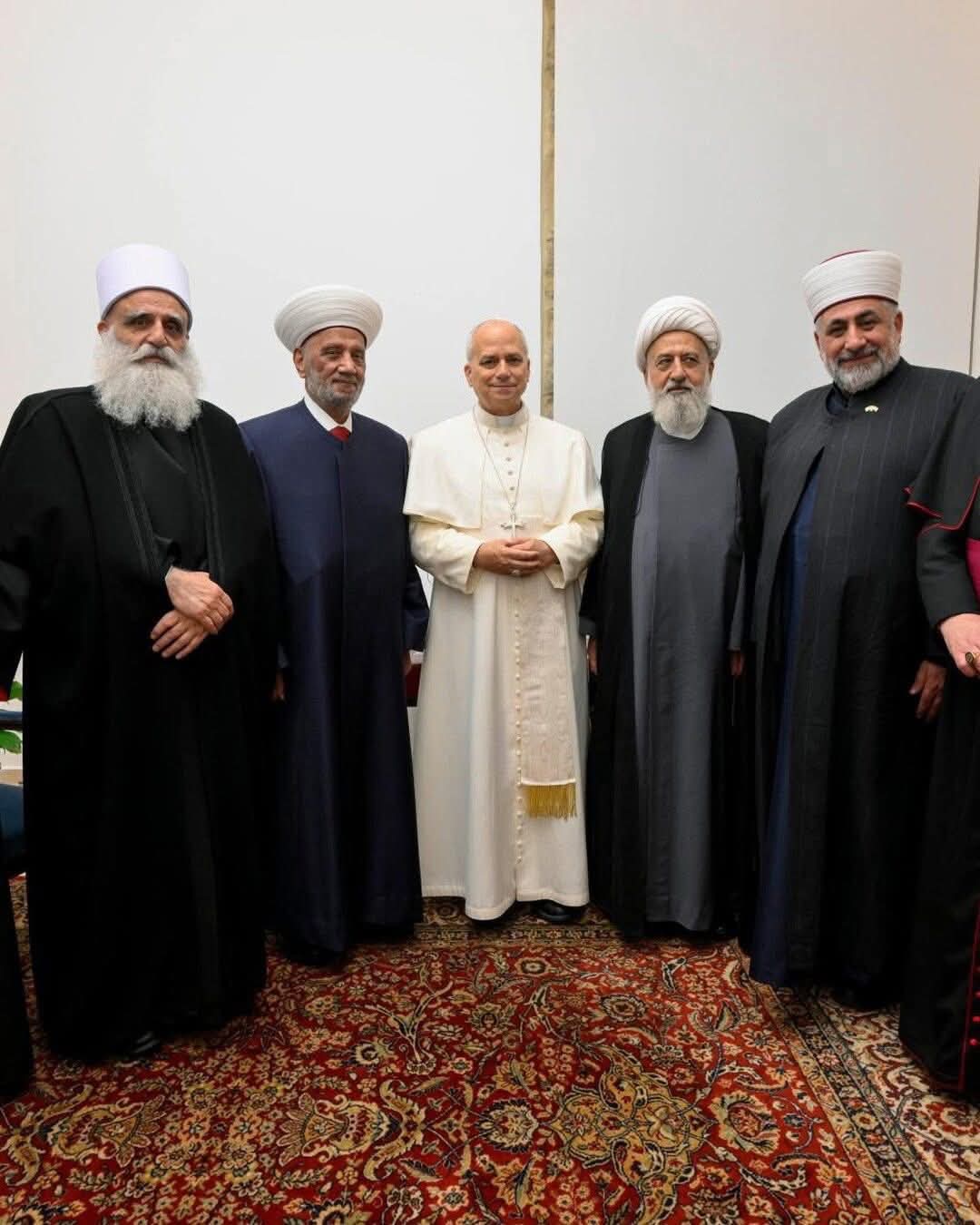 1764663511 642 البابا لاون بيختتم يومه بلقاء روحاني مع قادة الطوائف الإسلامية
