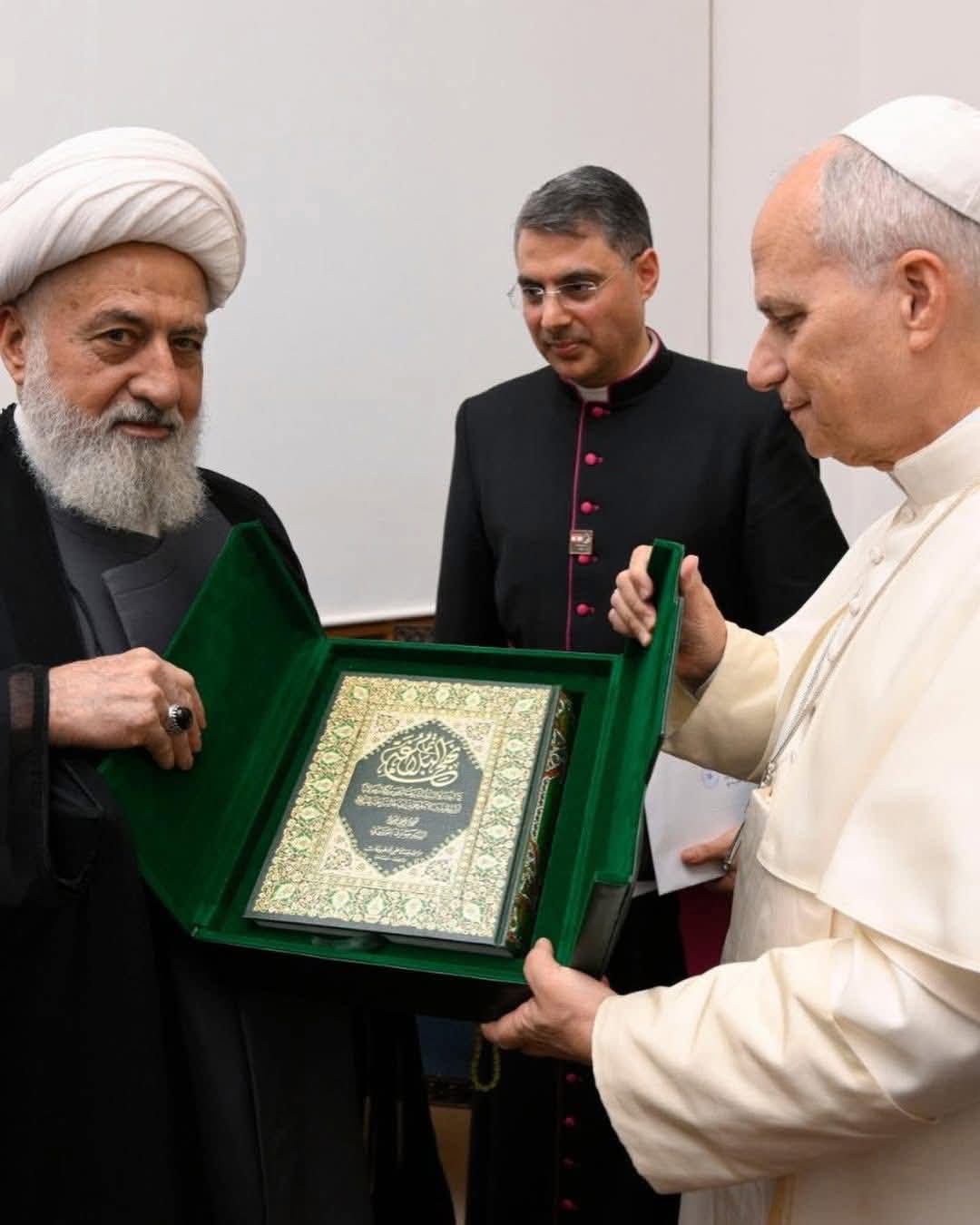 1764663511 861 البابا لاون بيختتم يومه بلقاء روحاني مع قادة الطوائف الإسلامية