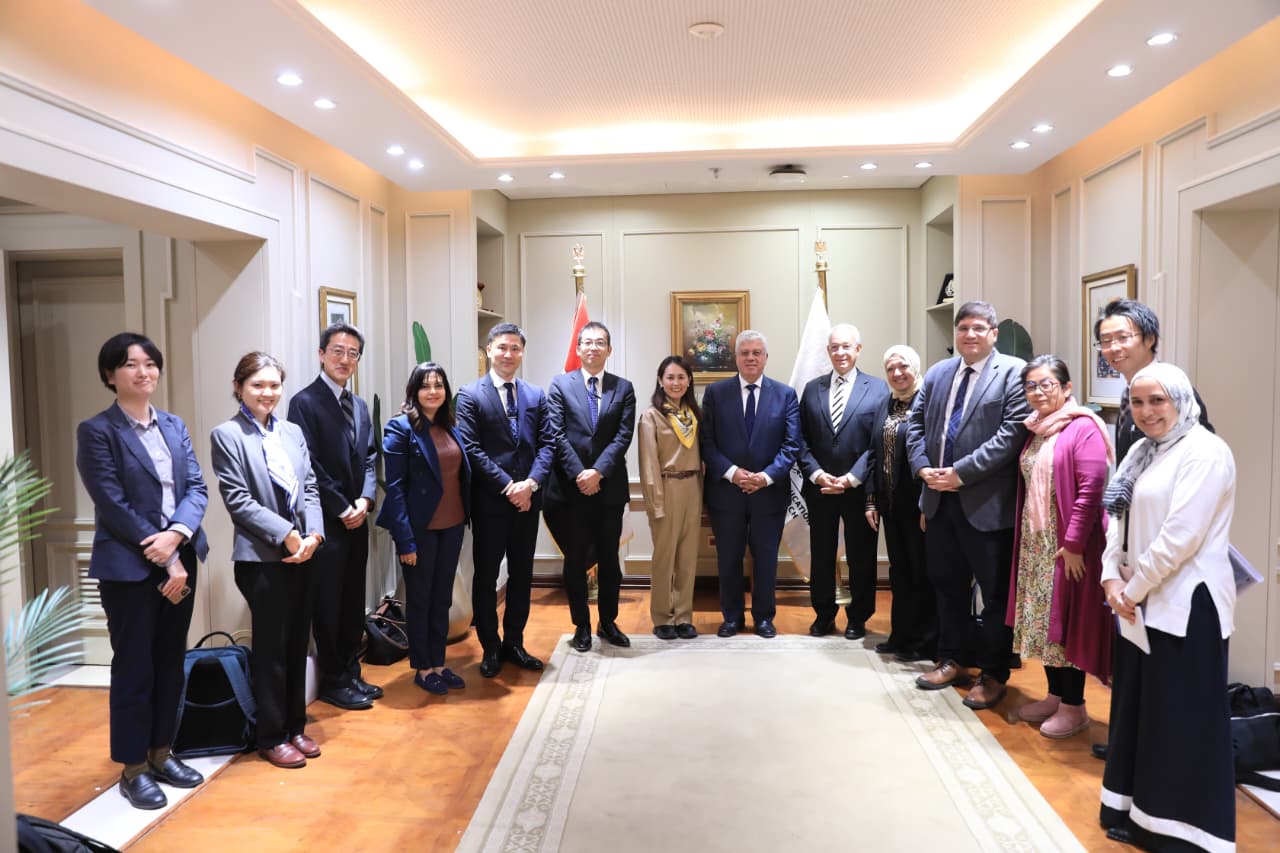 اجتماع وزير التعليم العالي مع وفد ياباني