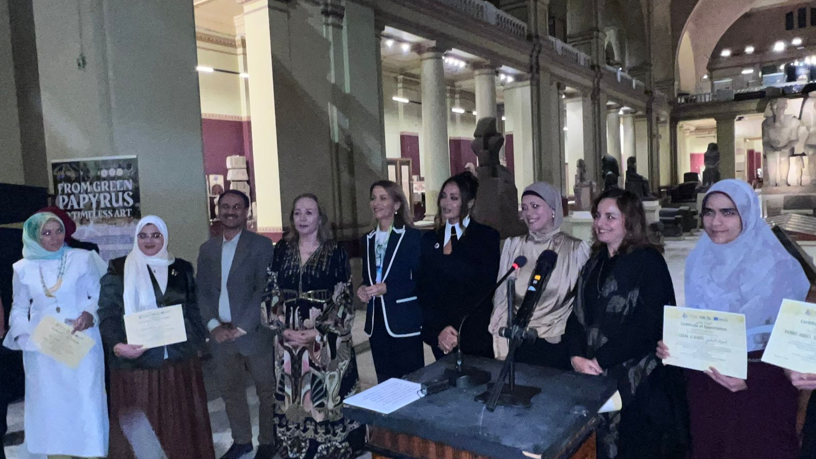 1764682825 577 المتحف المصري في التحرير يستضيف معرض من البردي الأخضر للفن