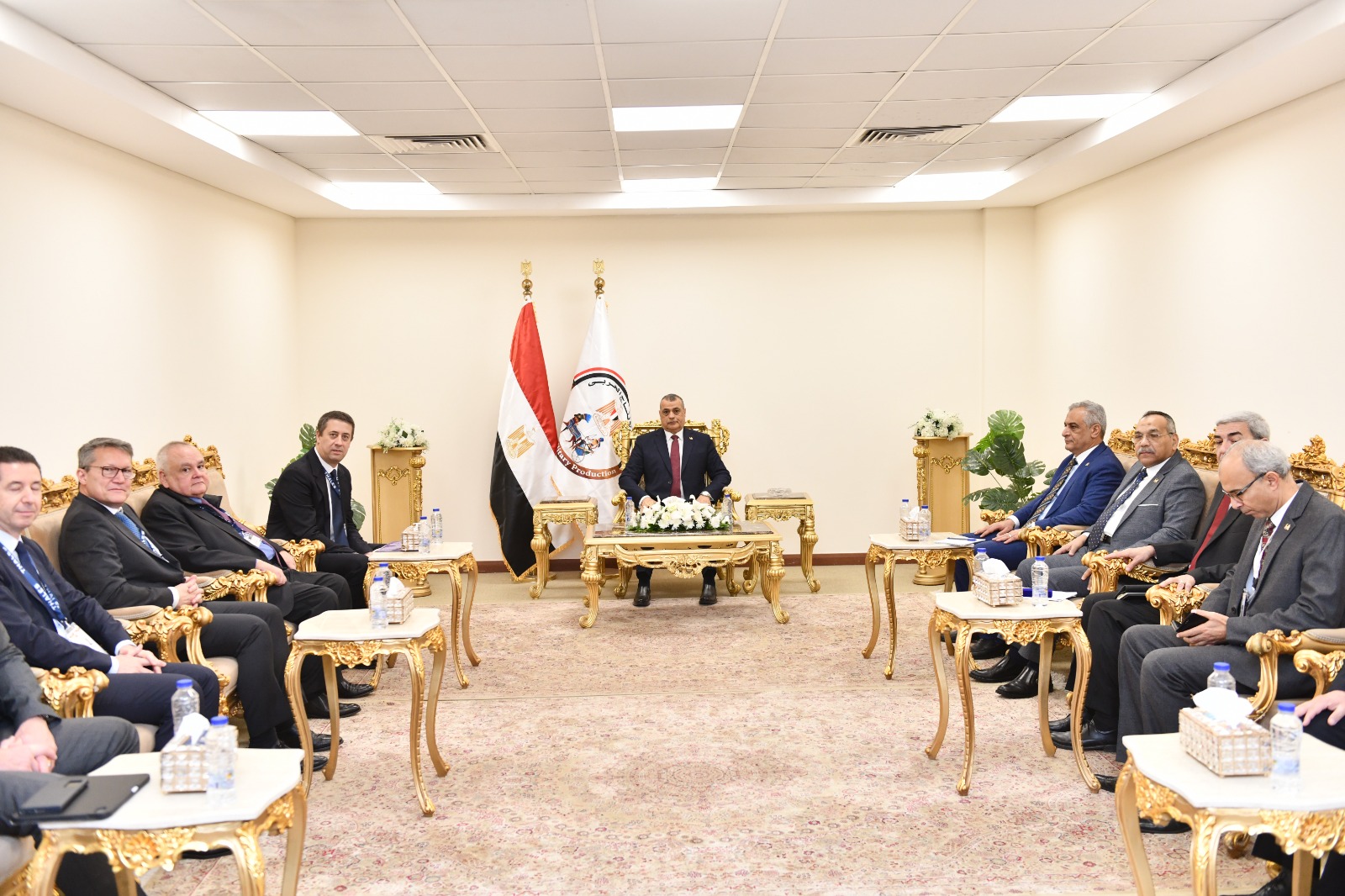 1764686185 28 وزير الإنتاج الحربي يفتح مجالات تعاون جديدة مع فرنسا وكوريا