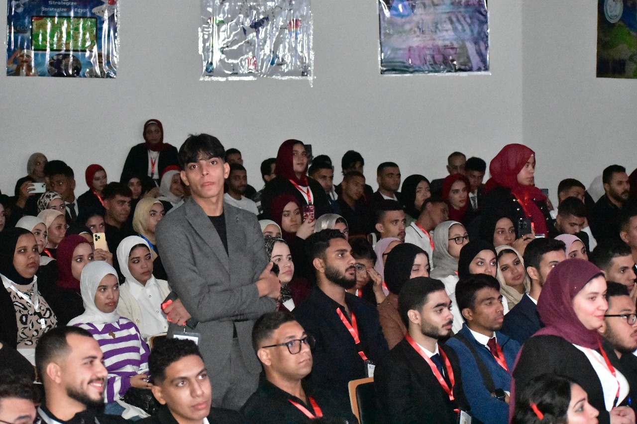 1764695507 332 الجامعة الصينية تحتفل باليوم العالمي لنظم المعلومات الجغرافية صور