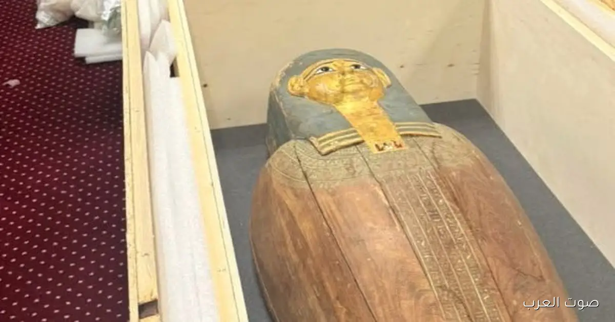 مصر ترجع قطعتين أثريتين من بلجيكا