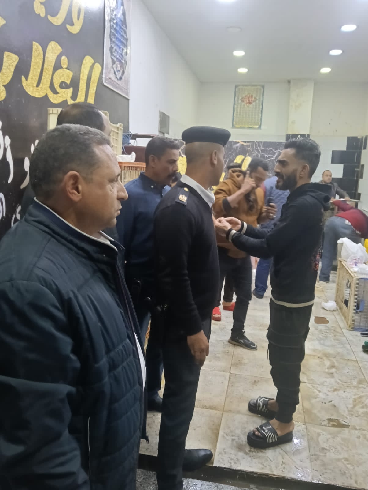 1764716567 896 فضيحة ورا العروض الكاذبة تفاصيل غلق محل دواجن فاسدة في