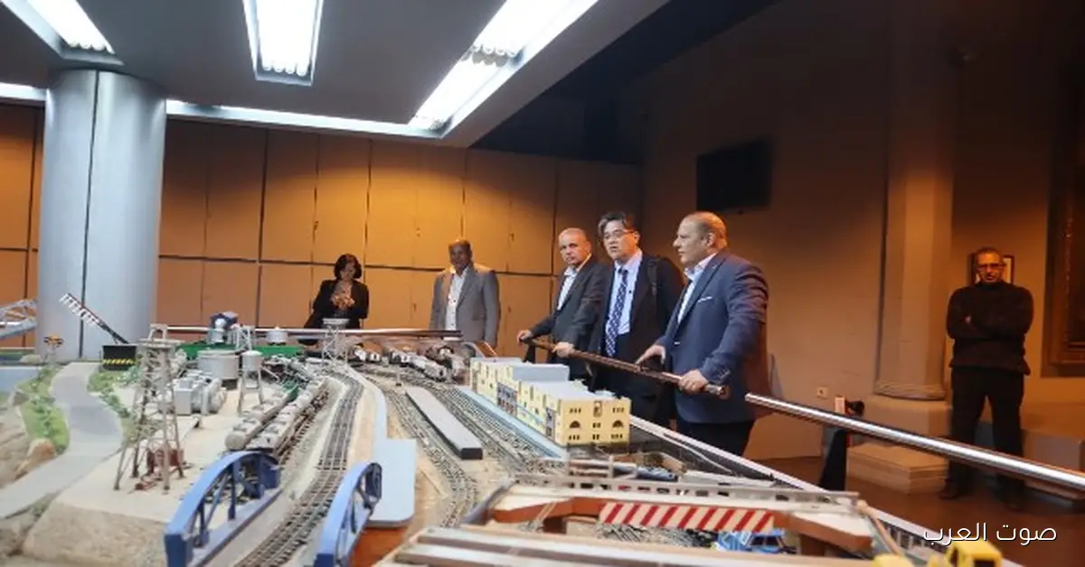 رئيس هيئة السكة الحديد يتناقش مع اليابان علشان يطوروا الصناعة ويحدثوا المنظومة في مصر