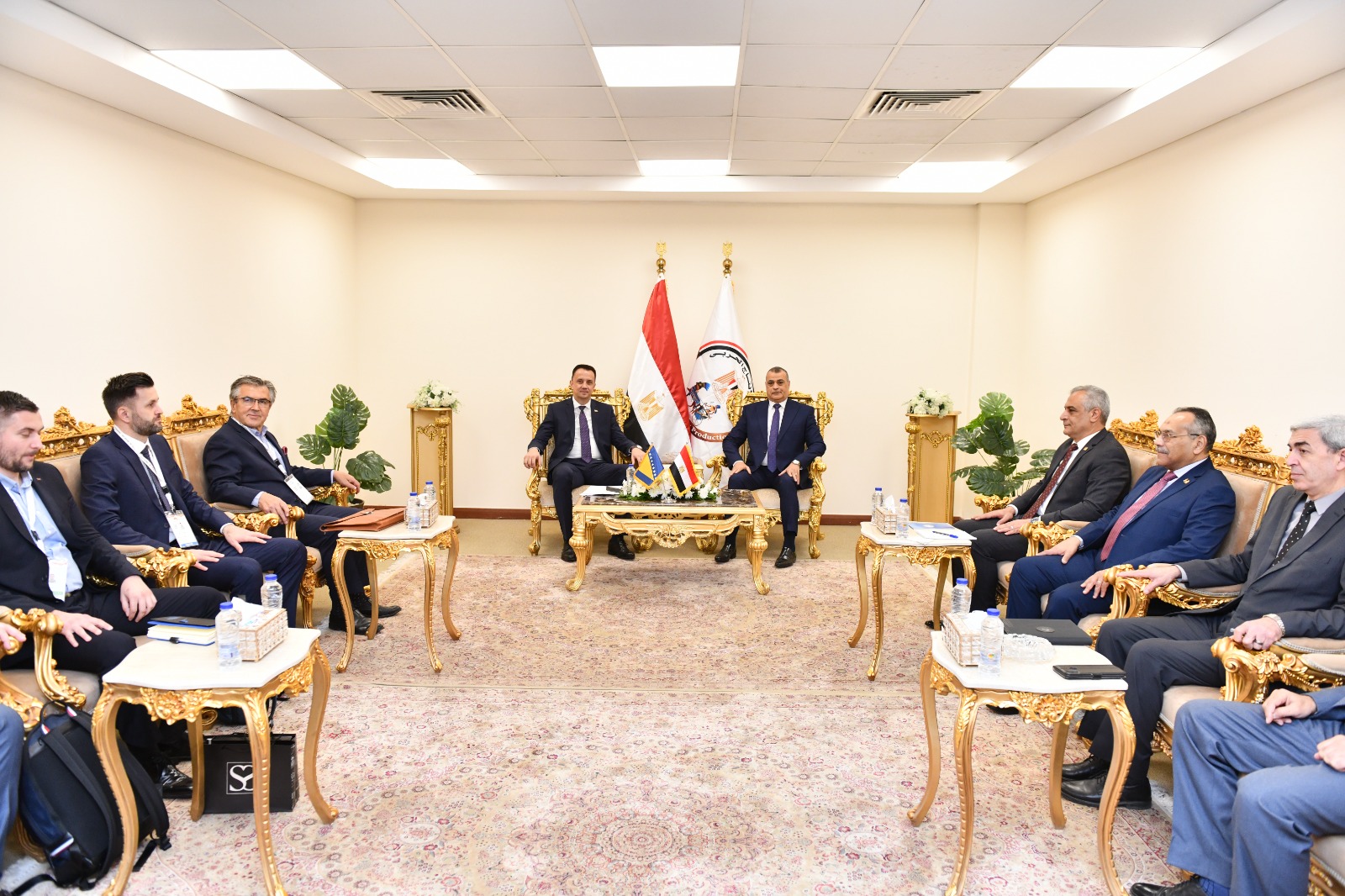 1764752181 298 وزير الإنتاج الحربي ووزير الطاقة والتعدين البوسني يتناقشوا عن الشراكات