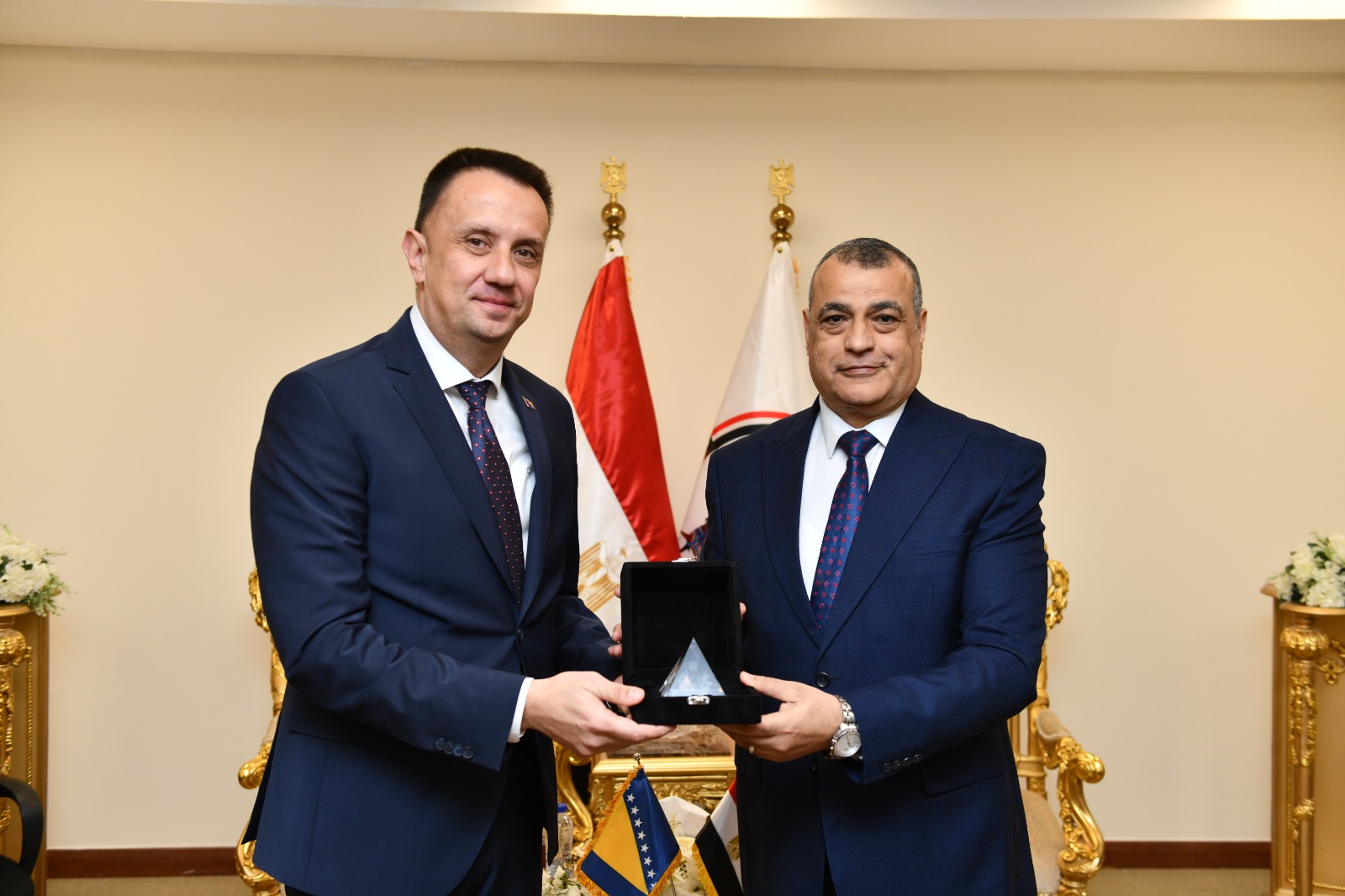 1764752181 406 وزير الإنتاج الحربي ووزير الطاقة والتعدين البوسني يتناقشوا عن الشراكات