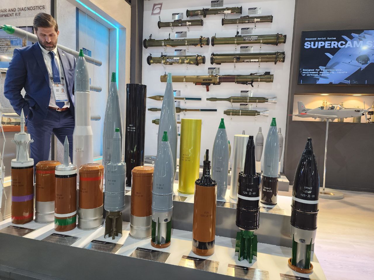 1764752813 535 روسيا بتعرض لأول مرة صواريخ S400 وأحدث طيارة مقاتلة في