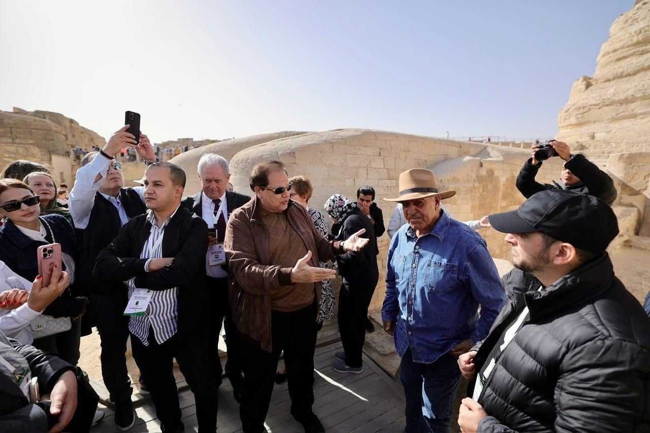 زاهي حواس قدام رؤساء برلمانات البحر المتوسط: الأهرامات دليل على عبقرية المصريين.. والمدينة المفقودة والكائنات الفضائية مش حقيقية 5 1764753636 157 زاهي حواس قدام رؤساء برلمانات البحر المتوسط الأهرامات دليل على