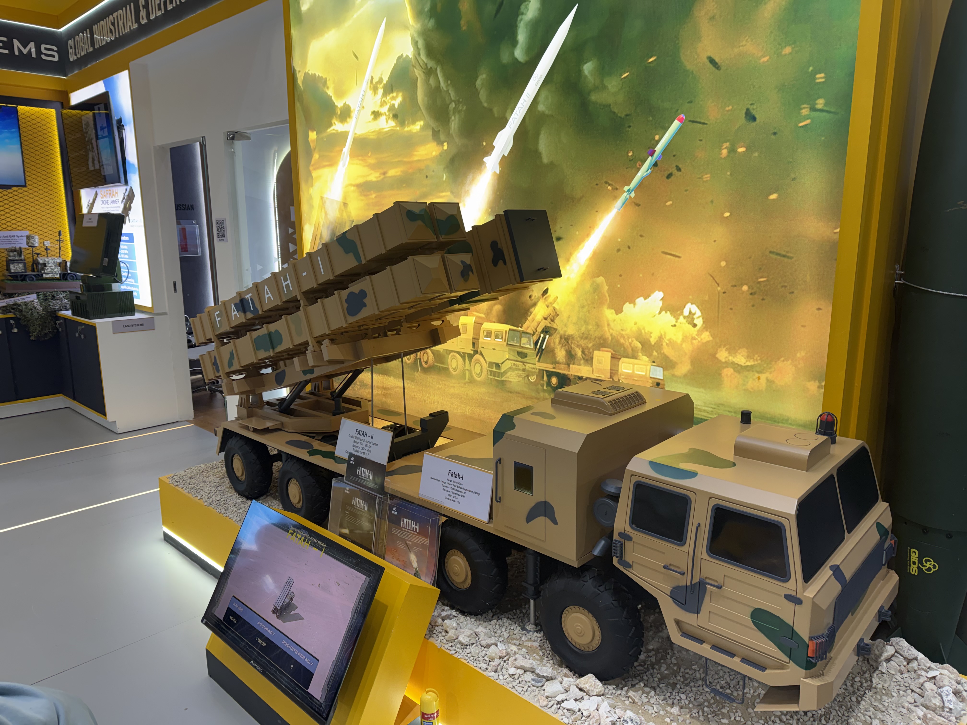 1764753760 661 صور صواريخ ودبابات وطائرات مسيرة في جناح باكستان بمعرض إيديكس