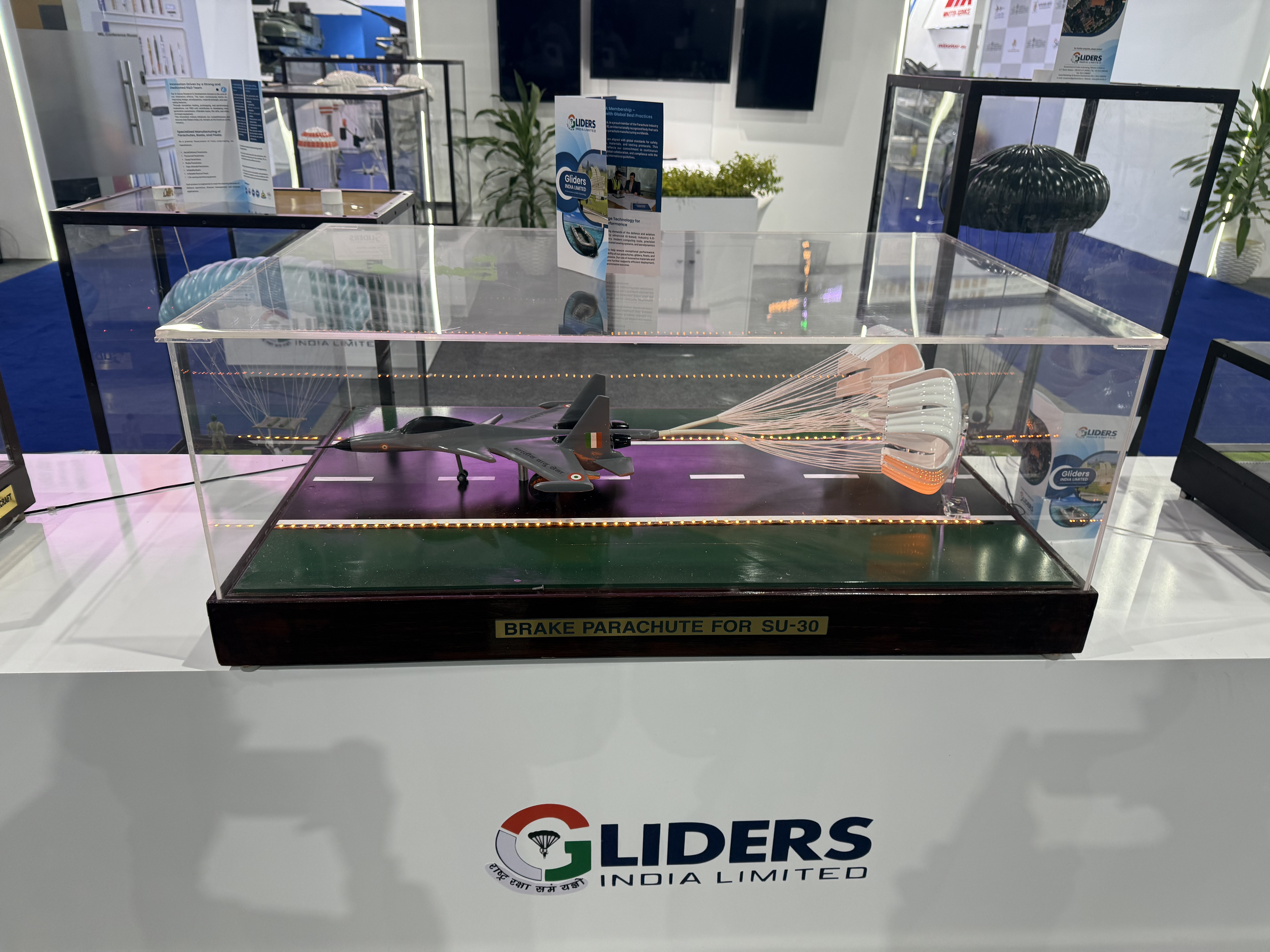 1764755789 582 الهند تعرض أحدث معداتها العسكرية في معرض إيديكس 2025 مع