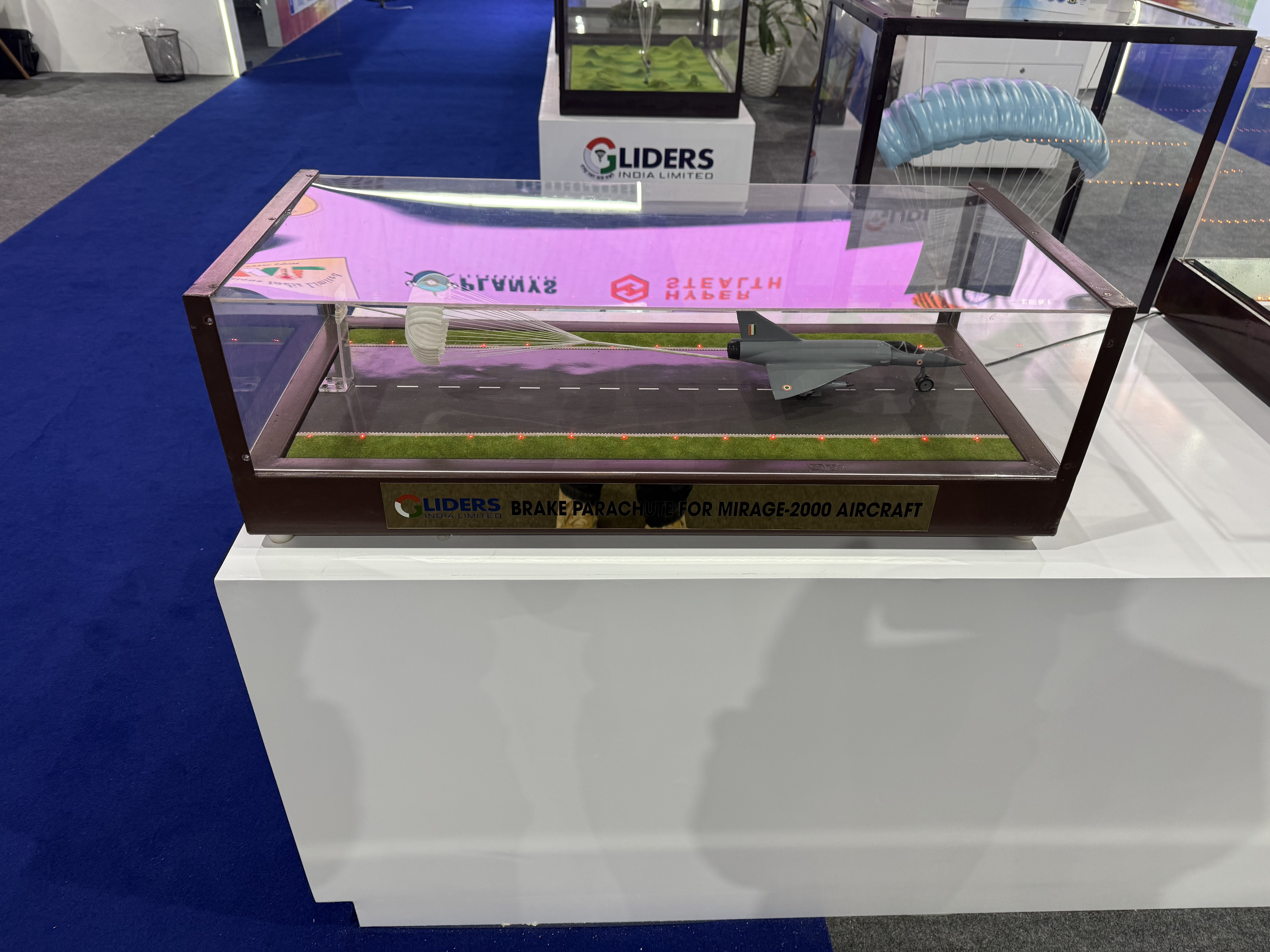 1764755789 947 الهند تعرض أحدث معداتها العسكرية في معرض إيديكس 2025 مع