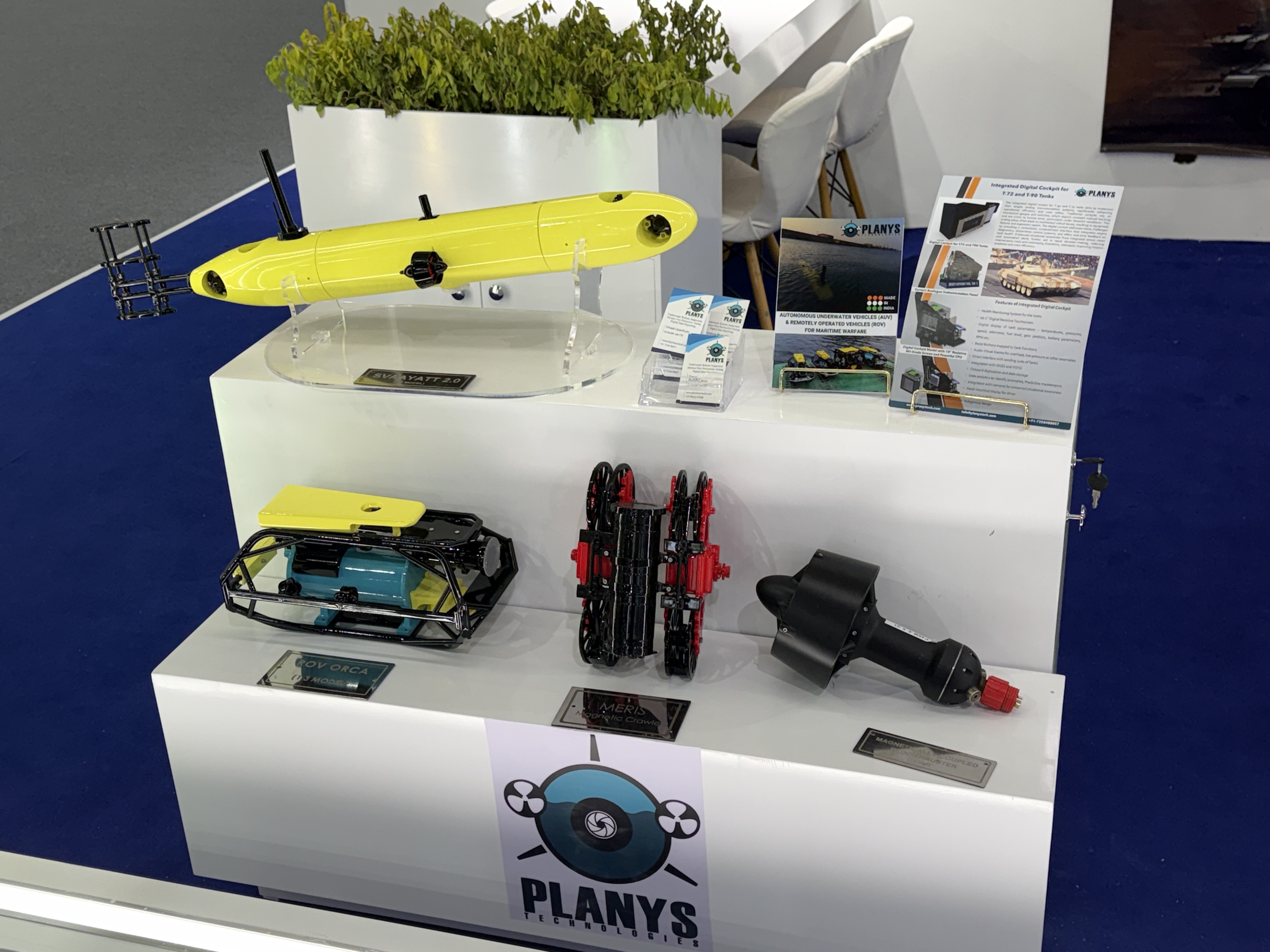 1764755790 143 الهند تعرض أحدث معداتها العسكرية في معرض إيديكس 2025 مع