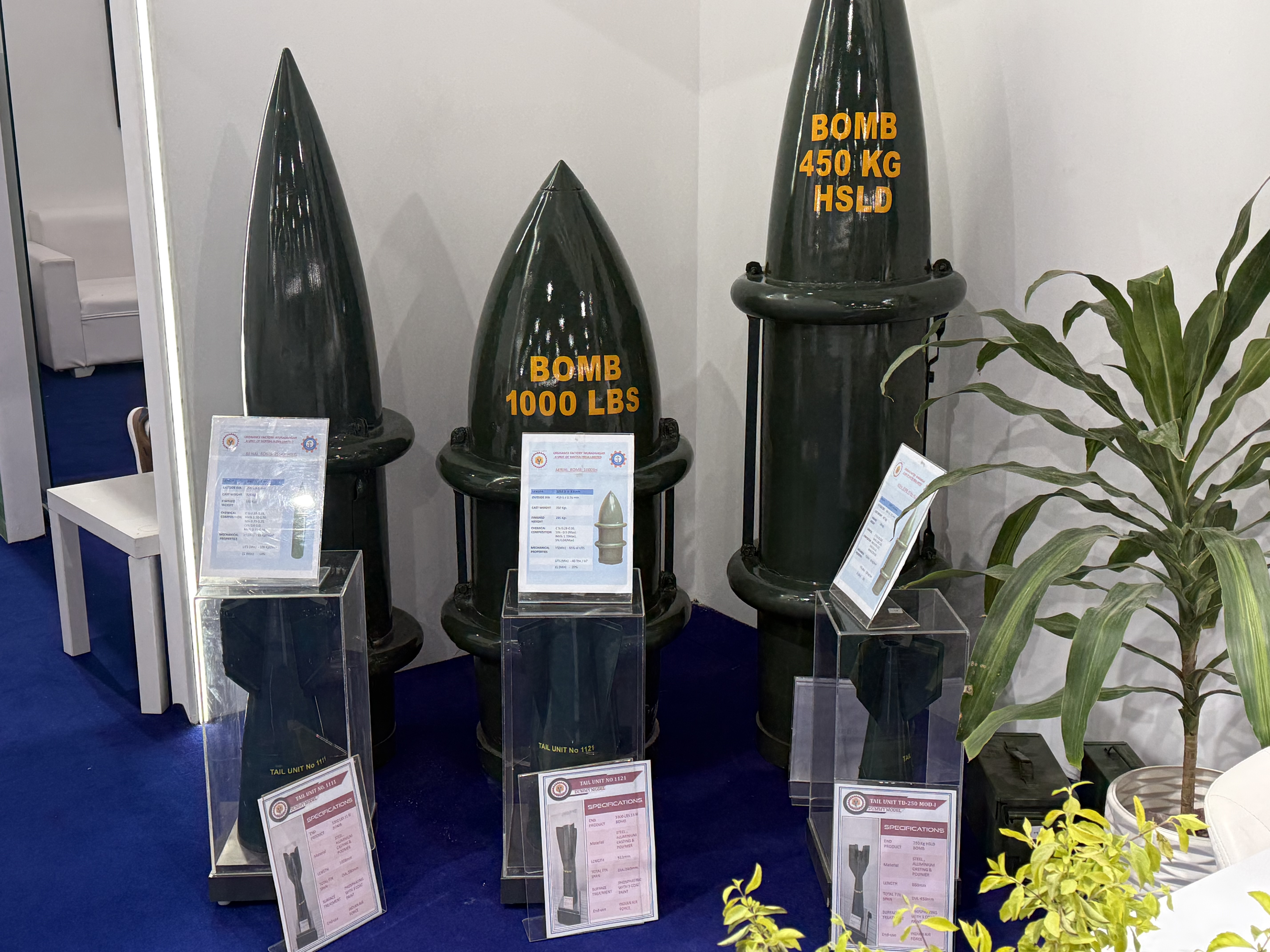 1764755790 174 الهند تعرض أحدث معداتها العسكرية في معرض إيديكس 2025 مع