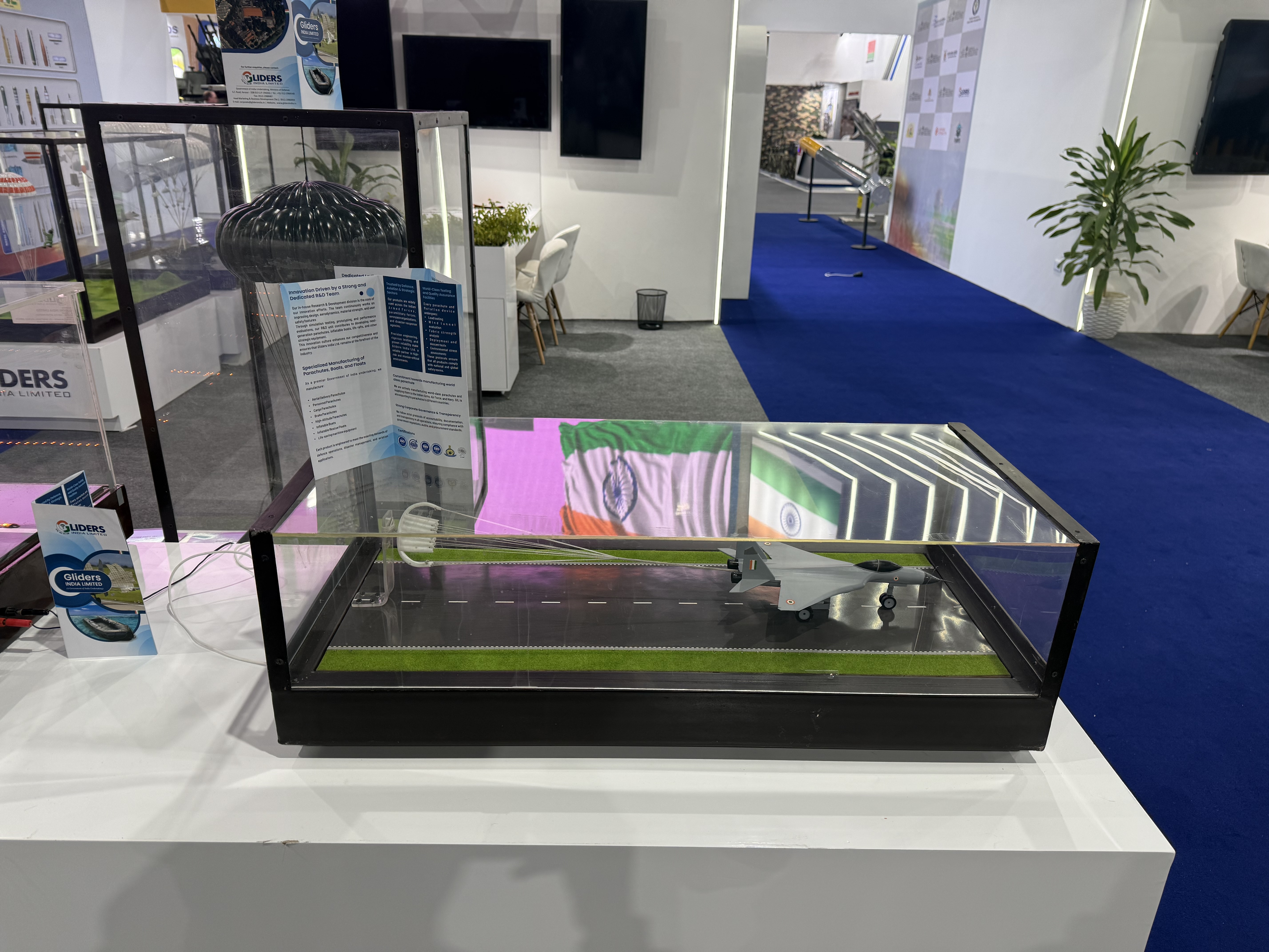 1764755790 663 الهند تعرض أحدث معداتها العسكرية في معرض إيديكس 2025 مع