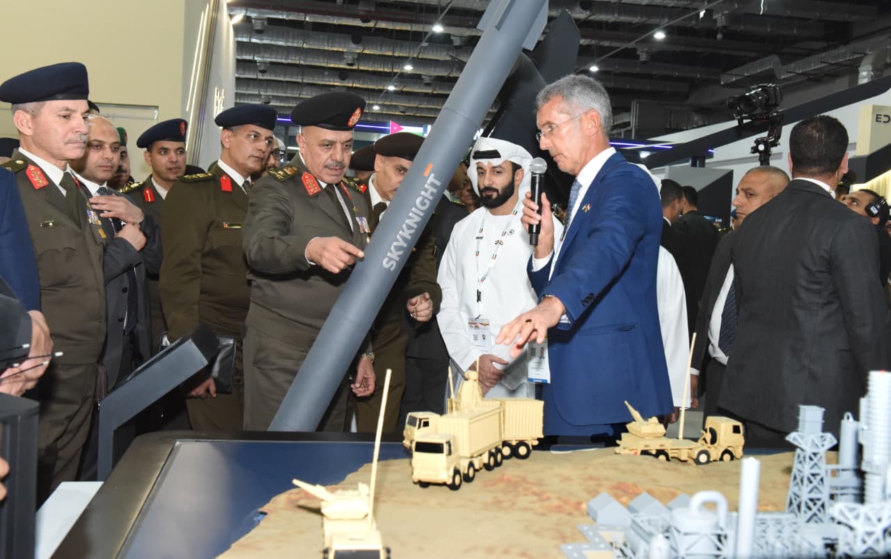 1764757881 809 وزير الدفاع ورئيس الأركان يتقابلوا مع قادة الوفود العسكرية في