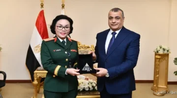 1764762320 وزير الإنتاج الحربي يتناقش مع وفد من وزارة الدفاع الفيتنامية